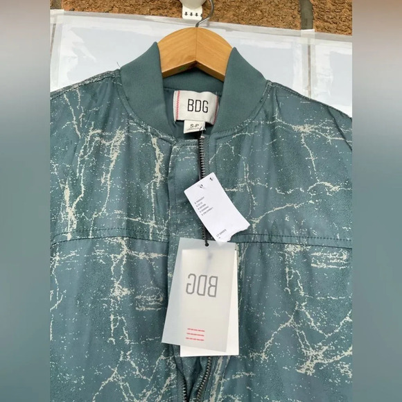 Urban Outfitters BDG Marcy Oversized Nylon Bomber Jacket small - Picture 10 of 17